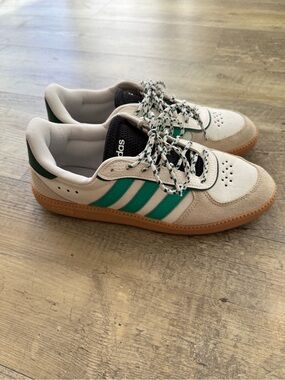adidas Breaknet Sleek Kelly Green Trainer with Gum Sole